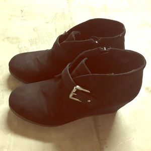 Black suede wedges size 8